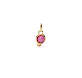 Dije charm bañado en oro 18k con piedra rosa.