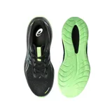 Championes de running Asics Gel Cumulus 26, color negro con detalles en verde lima y azul claro. Presentan tecnología PureGEL en el talón y entresuela FF Blast+ para mayor amortiguación.