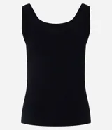 Musculosa de mujer confeccionada en tejido rib de algodón, con escote redondo y diseño básico sin estampa.