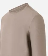 Remera de manga larga con cuello redondo y textura acanalada, confeccionada en una mezcla de poliéster y algodón.