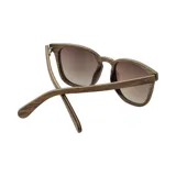 Lentes de sol con montura de madera color marrón claro y lentes grises.