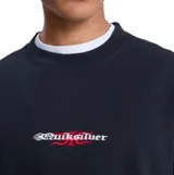 Buzo de cuello redondo Quiksilver, color negro, con diseño de logo bordado en el centro del pecho con detalles en rojo y blanco.