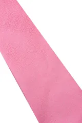 Corbata verde oscuro con estampado floral y pañuelo de bolsillo a juego.