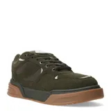 Championes urbanos de estilo skate, color verde oliva, con paneles de gamuza y suela de goma en tono caramelo.