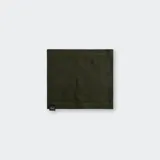 Braga de cuello polar ligera y acolchada, color verde oliva, diseñada para clima frío. Fabricada con forro polar PrimaLoft® Bio™ reciclado.