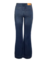 Jean flare de tiro alto, color azul oscuro, con calce ajustado en la parte superior y piernas acampanadas. Cuenta con cierre de botón y cremallera, y bolsillos clásicos.
