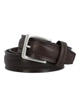 Cinturón de cuero marrón oscuro (chocolate) con costuras en tono más claro y hebilla metálica plateada de estilo clásico.