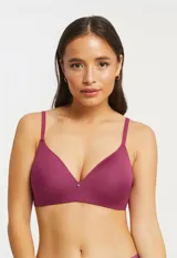 Soutien gris lila de microfibra ultrasuave, con copas soft moldeadas, breteles convertibles y laterales dobles con varillas internas para mayor soporte.