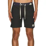 Boardshort Critical Slide Splatter Plain Jane de 16 pulgadas, color negro con cintura estampada en tono azul oscuro, cordón ajustable claro y detalle de etiqueta con logo en el dobladillo inferior.