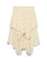 Falda midi de encaje color crema con diseño asimétrico de capas superpuestas y corte irregular.