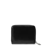 Monedero negro de charol con cierre de cremallera y ranuras para tarjetas.