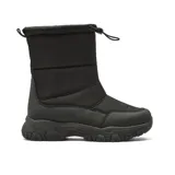 Bota de caña media estilo puffer, color negro, con ajuste de cordón elástico en la parte superior y suela de goma dentada antideslizante.