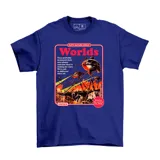 Remera azul de manga corta con estampa frontal inspirada en la novela La Guerra de los Mundos de H.G. Wells, con diseño de naves trípodes y texto temático.