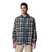 Camisa de manga larga Columbia con diseño de cuadros en tonos grises, negros y blancos. Confeccionada en tejido de franela elástico, cuenta con cuello clásico, cierre frontal de botones y un bolsillo en el pecho con cierre de botón.