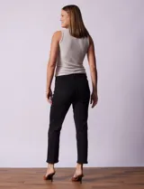 Jean recto de denim azul, marca Royalty.