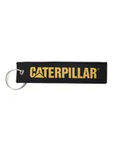 Llavero de tela negro con tira bordada con el logo de la marca Caterpillar en amarillo y argolla metálica circular.