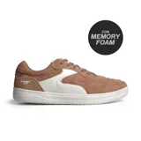 Championes deportivos Hi-Tec Atira para mujer, color marrón con detalles en blanco y suela blanca. Confeccionados en gamuza y con tecnología Memory Foam.