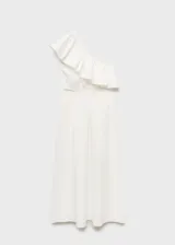 Vestido midi color blanco de diseño evasé y corte asimétrico con un hombro descubierto. Cuenta con un volante grande en el escote, detalles cut-out en la cintura y falda larga y amplia con bolsillos.