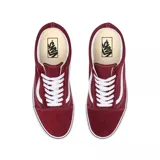 Championes Vans Old Skool de lona y gamuza color bordó, con la clásica banda lateral Sidestripe blanca, cordones blancos y suela waffle de goma.
