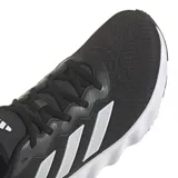 Championes de running Adidas modelo Switch Move, color negro con las tres tiras laterales en color plateado y entresuela blanca con diseño ondulado. Confeccionados en malla técnica transpirable con refuerzos sintéticos y suela de goma de alta resistencia.
