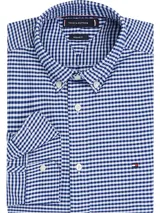 Camisa de corte regular confeccionada en algodón Oxford, con estampado de cuadros Vichy en color azul y blanco. Cuenta con cuello abotonado, cierre frontal de botones y mangas largas con puños ajustables. Incorpora un pequeño logo bordado de la marca en el pecho.