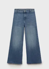 Jeans de tiro alto con diseño culotte, confeccionados en tejido de algodón con un toque de elastano. Presentan un acabado de lavado clásico, cierre de cremallera con botón, trabillas para cinturón y bajo deshilachado.