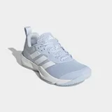 Championes de training Adidas Rapidmove 2, color celeste con las icónicas tres tiras laterales en blanco. Presentan un empeine de malla transpirable con refuerzos y una mediasuela con tecnología Lightstrike para mayor amortiguación y respuesta.