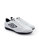 Championes de fútbol Umbro Classic II TF, color negro con detalles en verde neón. Capellada de cuero sintético y suela de goma con tapones para césped artificial.