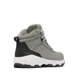 Bota de senderismo Columbia modelo Newton Ridge, color gris con detalles en negro y blanco. Confeccionada en cuero impermeable con tecnología Omni-Tech y suela Omni-Grip para mayor tracción. Cuenta con sistema de amortiguación TechLite y cierre mediante cordones.