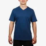 Remera azul de algodón con cuello en V y logo bordado en el pecho.