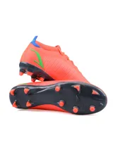 Championes de fútbol Umbro Velocita II HG, color negro con detalles en gris. Capellada de flyknit y TPU, forro de PU, suela de TPU y plantilla de EVA Foam y mesh.