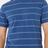 Remera de manga corta Rip Curl modelo Plain Stripe Tee, de color azul con diseño de rayas horizontales finas.