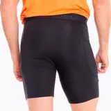 Short de compresión deportivo tipo biker para hombre, de color negro, con paneles de malla y un bolsillo lateral diseñado para guardar el teléfono celular.