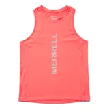 Musculosa deportiva Merrell de color coral, con diseño sin mangas, cuello redondo y logo estampado verticalmente en el frente. Confeccionada en tejido técnico ligero, elástico y transpirable.