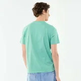 Remera de algodón verde menta con cuello redondo y mangas cortas, de corte estándar.
