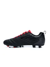 Championes de fútbol Umbro modelo Vision HG, color negro con detalles en rojo y blanco.