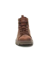 Bota Caterpillar Modulate WP de cuero marrón, impermeable, con cordones, suela de goma con gran tracción y detalles metálicos dorados.