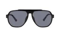 Lentes de sol negros de estilo aviador con montura gruesa de acetato y lentes grises.