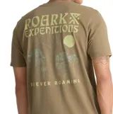 Remera de manga corta Roark color verde militar, con cuello redondo y pequeño estampado gráfico en el pecho.