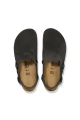 Zueco Tokio de BIRKENSTOCK color negro, con correa de talón ajustable.