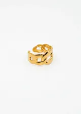Anillo dorado con diseño de eslabones gruesos, ajustable.