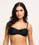 Top de bikini tipo media taza Bossa Nossa de microfibra negra, con aros, recortes y tirantes finos ajustables.