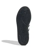 Championes Adidas Streettalk de estilo urbano, color negro con las icónicas tres tiras laterales en blanco. Presentan capellada sintética, puntera con relieve y suela de goma resistente.