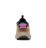 Calzado de trekking Columbia modelo Terrastride Bc Omni-Grip para mujer, en color marrón con detalles en verde azulado y rosa. Diseño de caña baja con capellada de ante, cuero y tejido, suela de caucho y entresuela amortiguada.