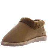 Pantuflas cerradas de estilo botineta, color negro, con interior y borde superior de piel sintética suave. Poseen suela plana de goma antideslizante.