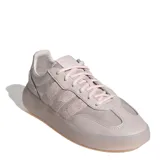 Championes urbanos Adidas modelo Bareeda Decode, color rosado monocromático. Presentan una combinación de texturas en cuero y gamuza, con las icónicas tres bandas laterales y una suela de plataforma translúcida.