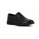 Mocasín negro de cuero liso, sin cordones, con elásticos laterales y suela de goma.