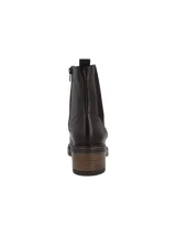 Botin de cuero marrón RKF modelo Sicilia, con paneles elásticos laterales y taco cuadrado con acabado símil madera.