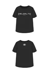 Remera de corte oversize con efecto de lavado ácido en color azul petróleo. Presenta un estampado gráfico frontal en color amarillo con tipografía moderna y la inscripción 'Montevideo, UY'.