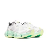 Championes Merrell modelo Speedarc Matis, con diseño técnico para senderismo. Presenta una parte superior de malla transpirable blanca con refuerzos de TPU, entresuela de espuma FloatPro en color turquesa con tecnología SpeedARC y suela de caucho Vibram MegaGrip en tono amarillo.